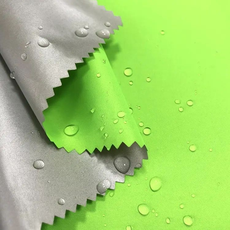 Oil and water repellent fabric